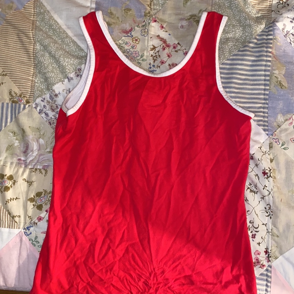 Red tank❤️ - Picture 2 of 3